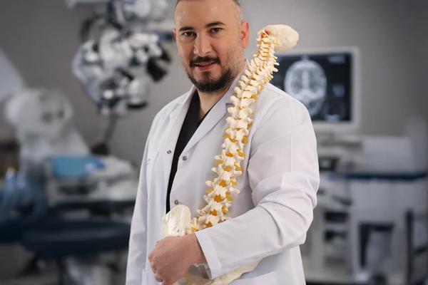 أفضل دكتور أعصاب أطفال في دبي | دليل شامل لاختيار الأفضل في الإمارات