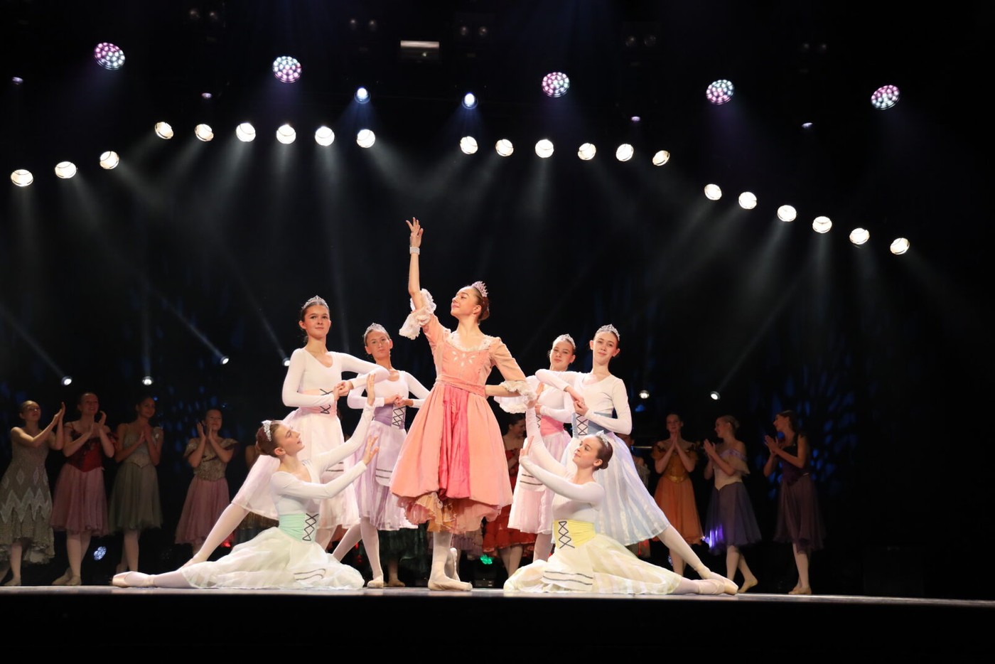 Juleballet 2025: Den Magiske Grydeske