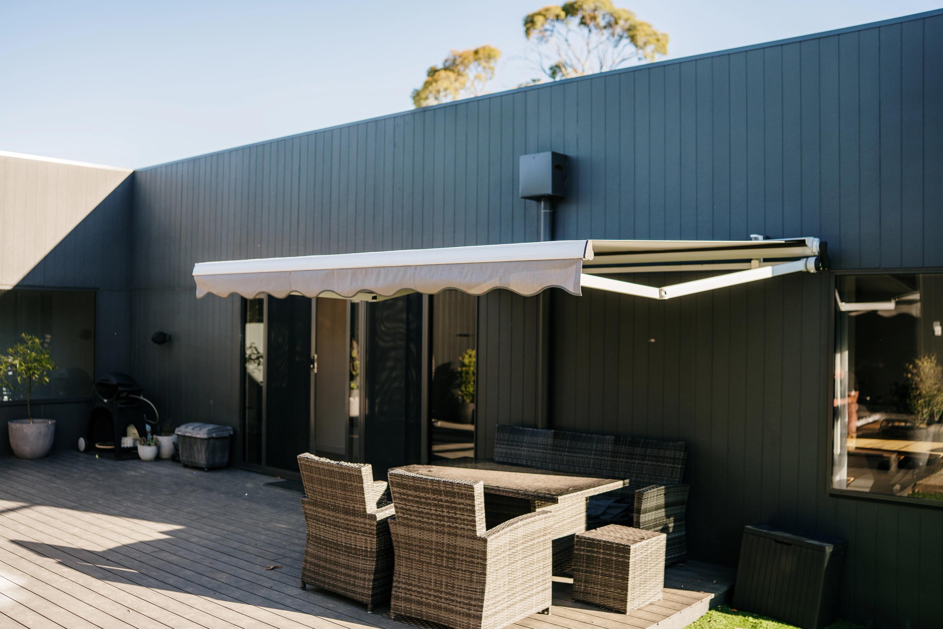 Retractable screens