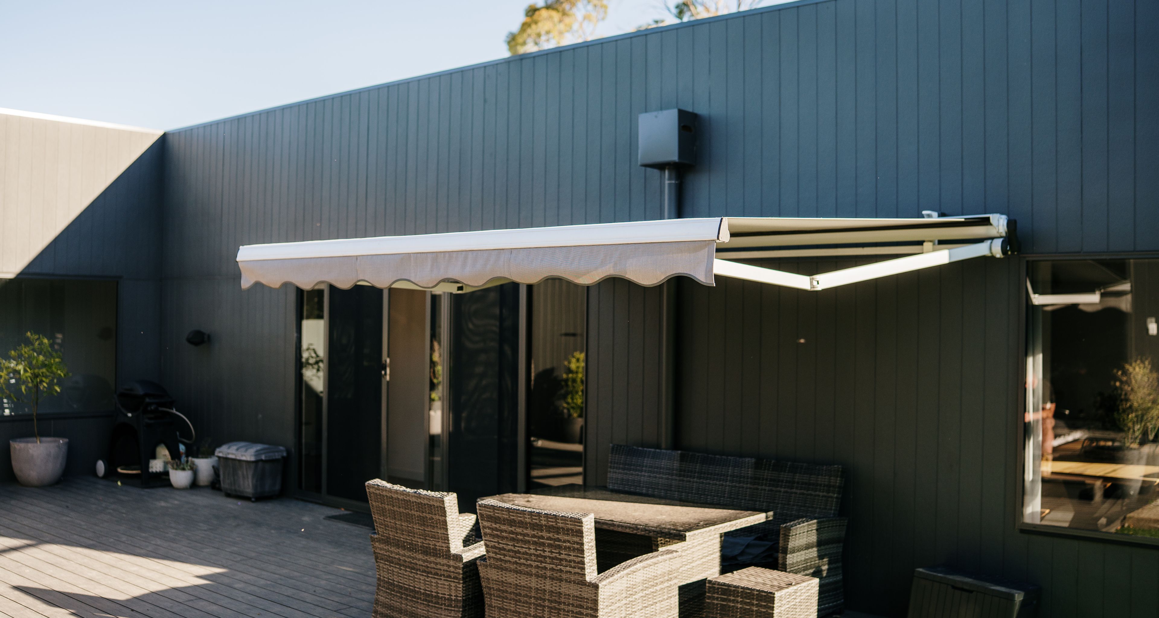 Retractable screens