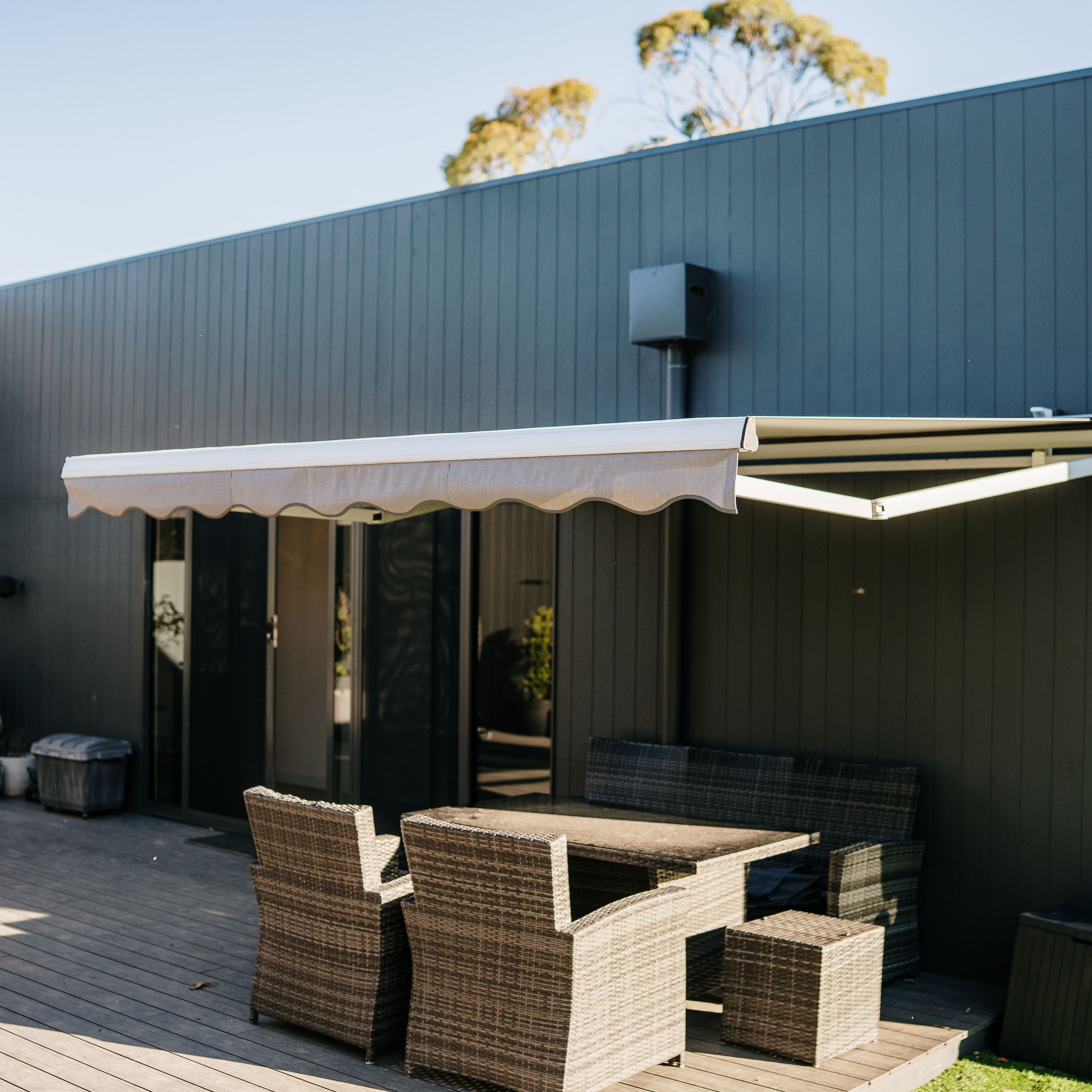 Retractable screens