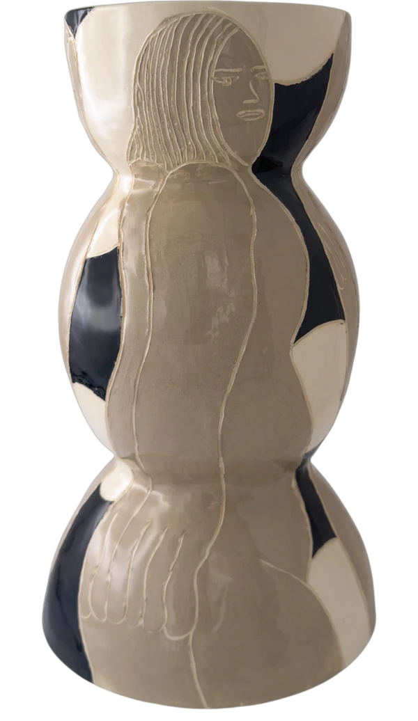Vase M, view 1