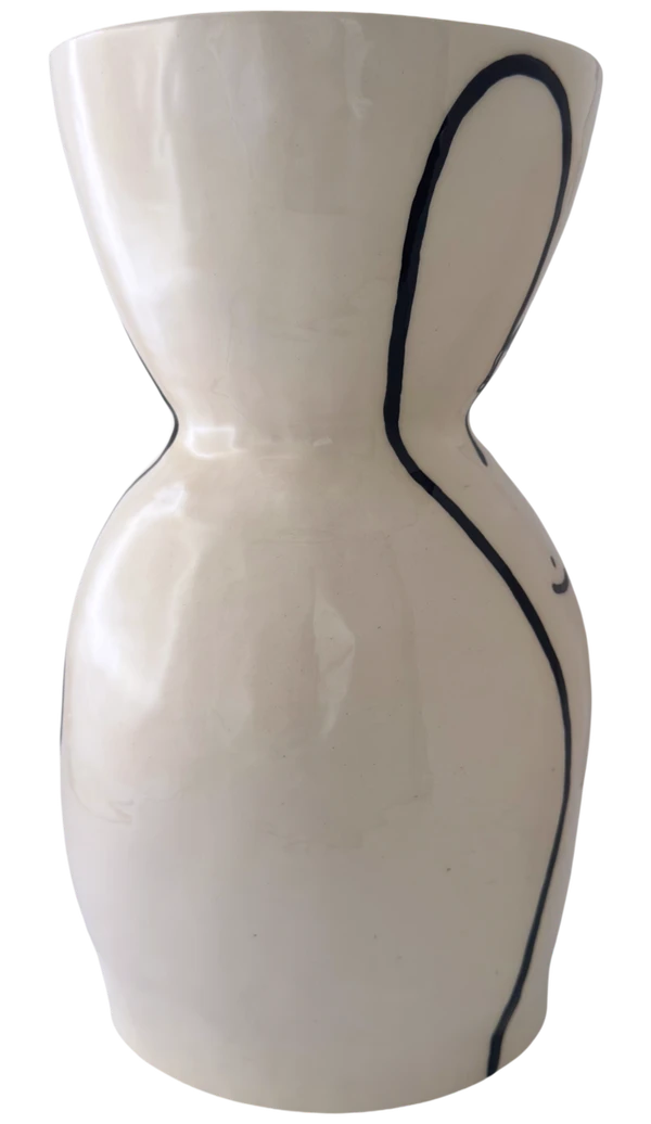 Vase R, view 11