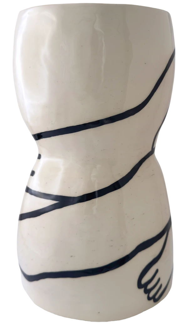 Vase H, view 6