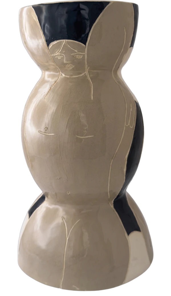 Vase M, view 11