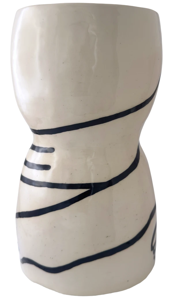 Vase H, view 7