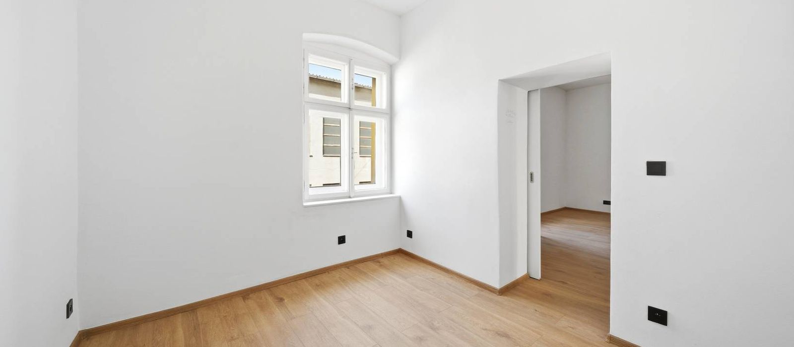 Moderní 2+kk po rekonstrukci v Terezíně s vlastním parkováním