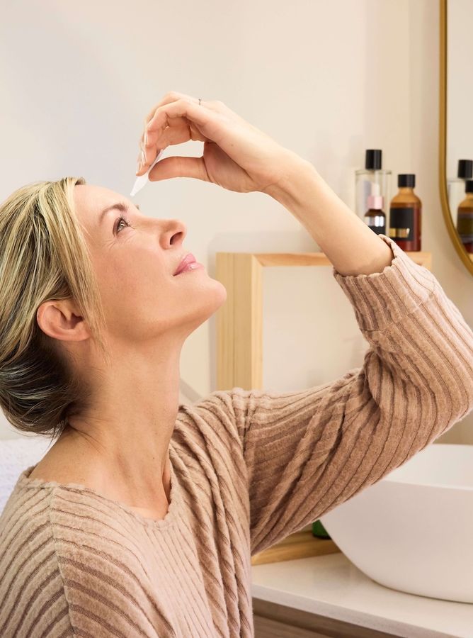 how to use vizz eye drops