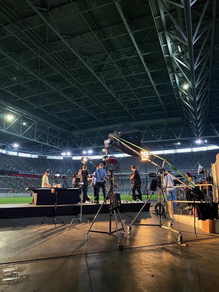 Missing alternative text