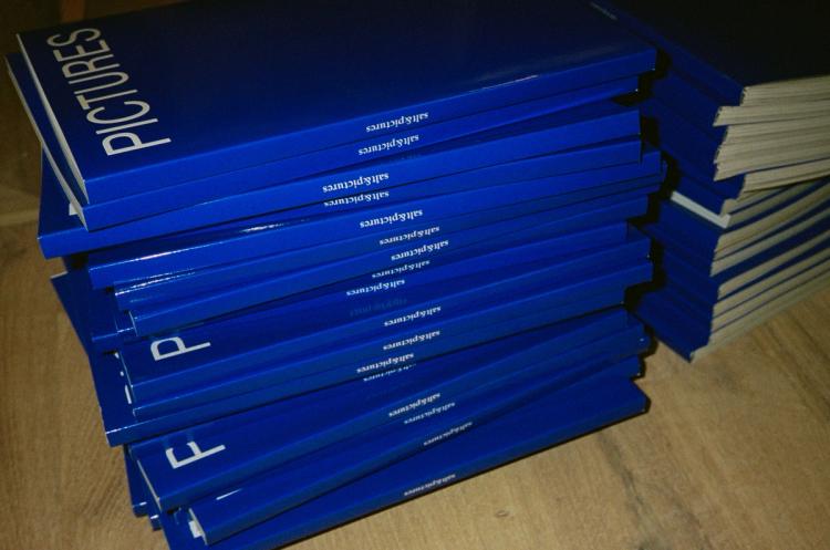 Missing alternative text