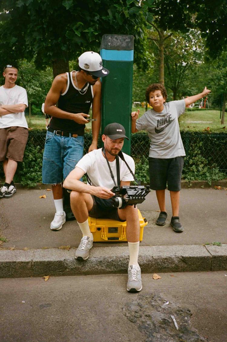 Missing alternative text