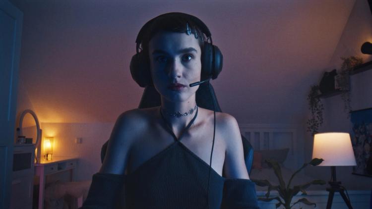 Missing alternative text