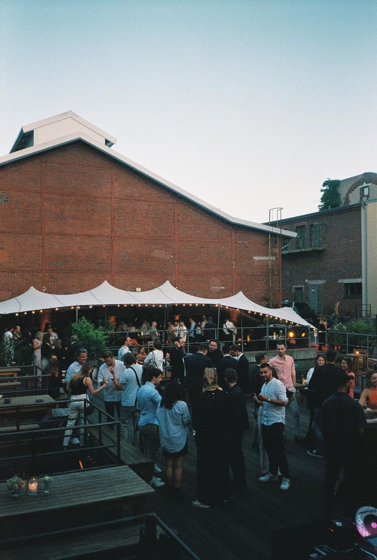 Missing alternative text