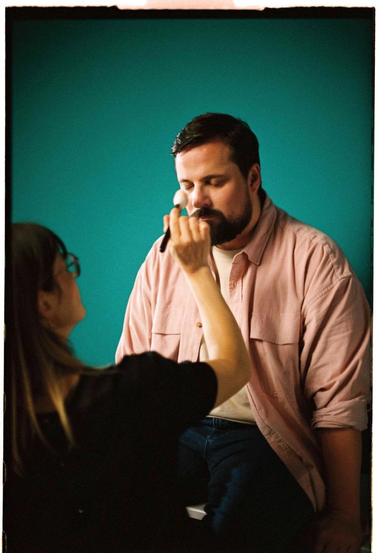 Missing alternative text