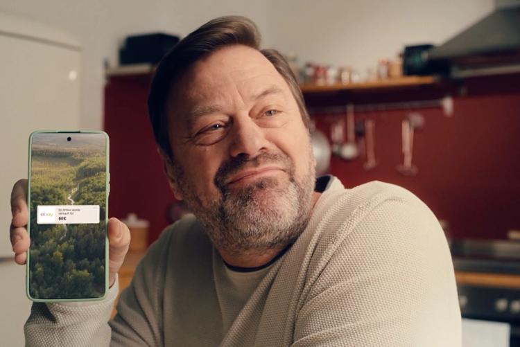 Missing alternative text