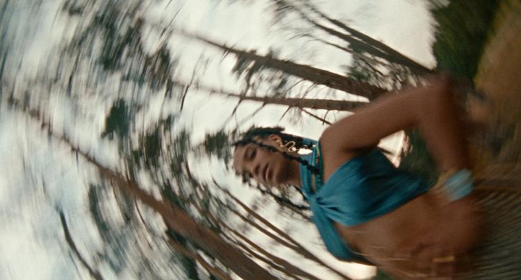 Missing alternative text