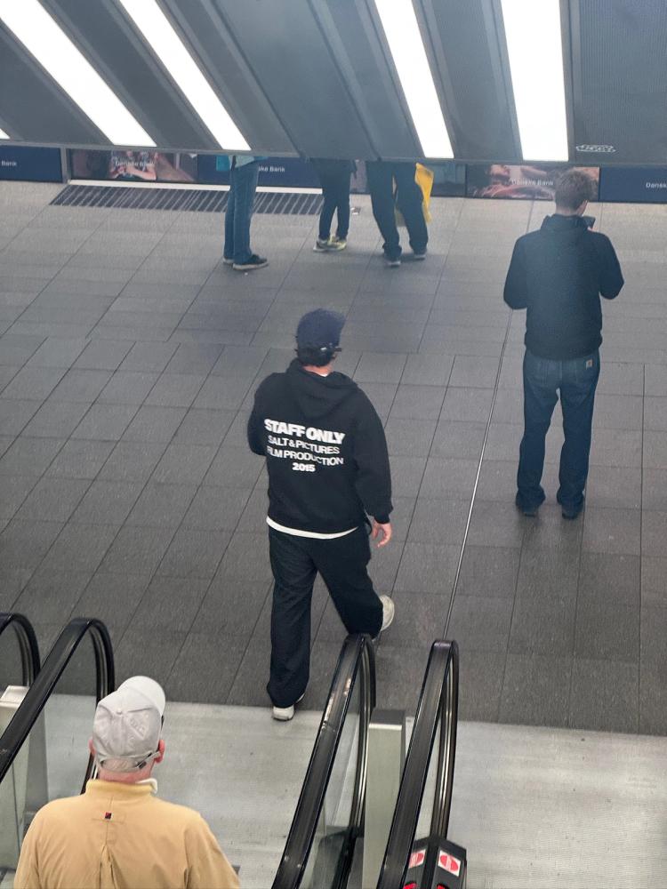 Missing alternative text