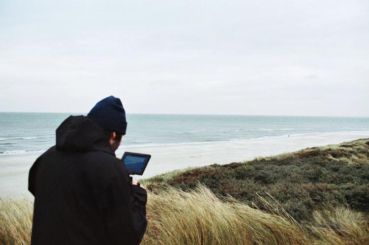 Missing alternative text