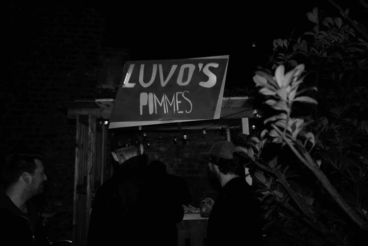 Missing alternative text