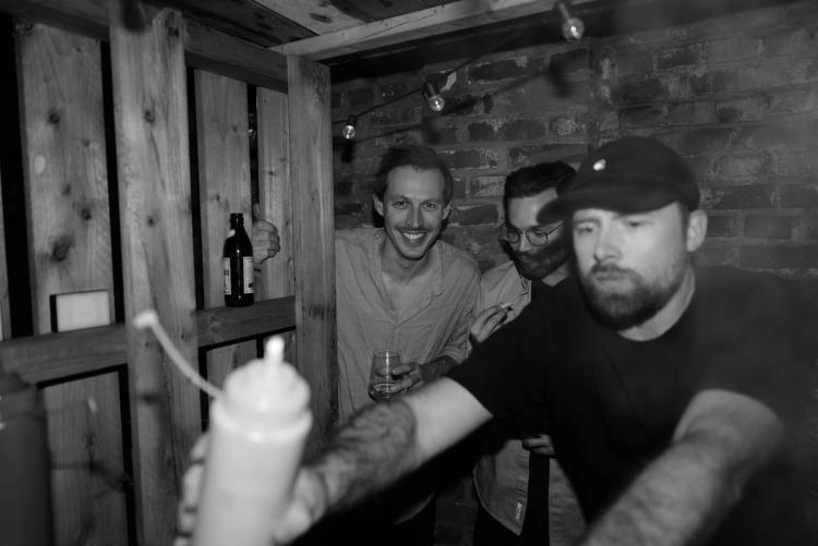 Missing alternative text