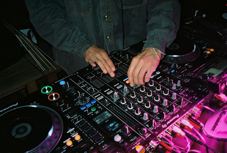 Missing alternative text