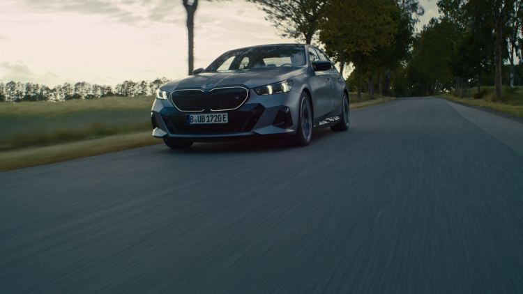 Missing alternative text