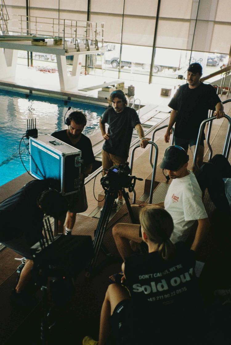 Missing alternative text