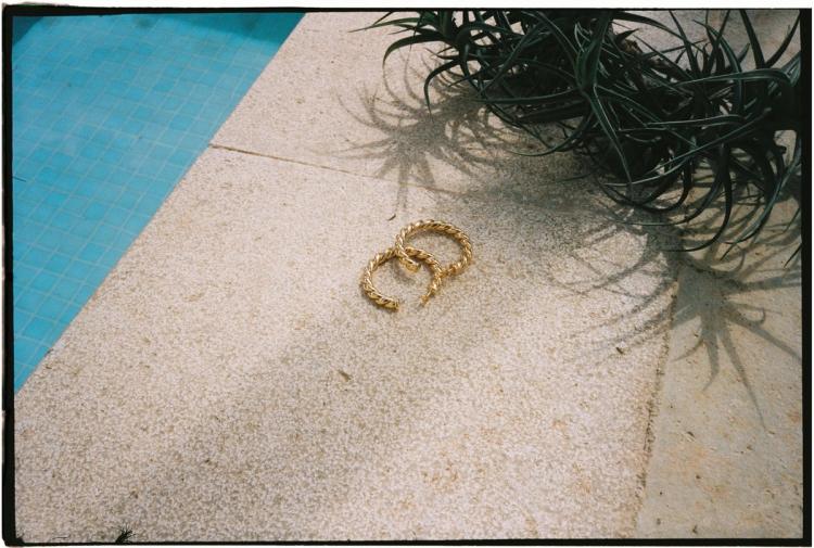 Missing alternative text