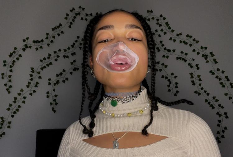 Missing alternative text