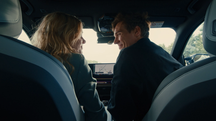 Missing alternative text