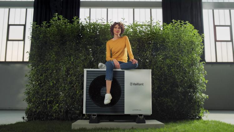 Missing alternative text