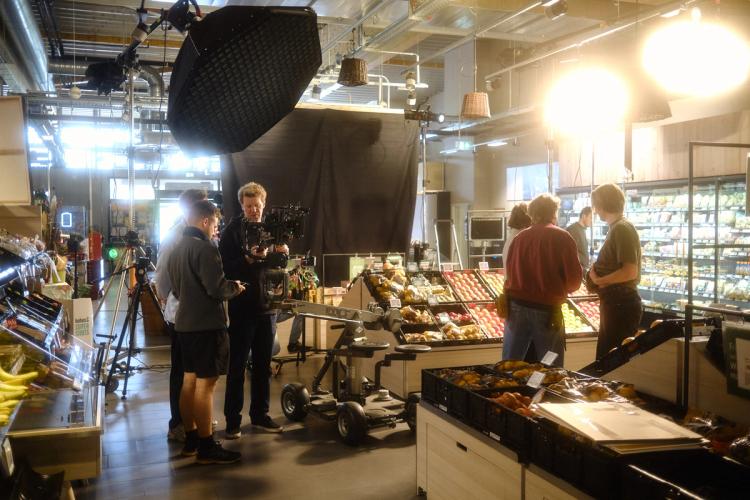 Missing alternative text