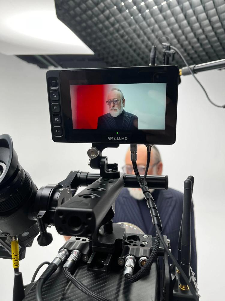 Missing alternative text