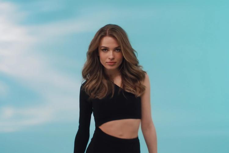 Missing alternative text