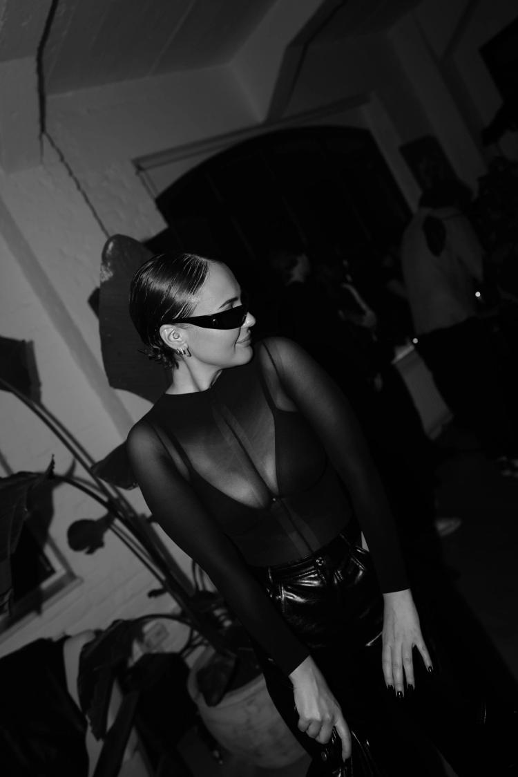 Missing alternative text