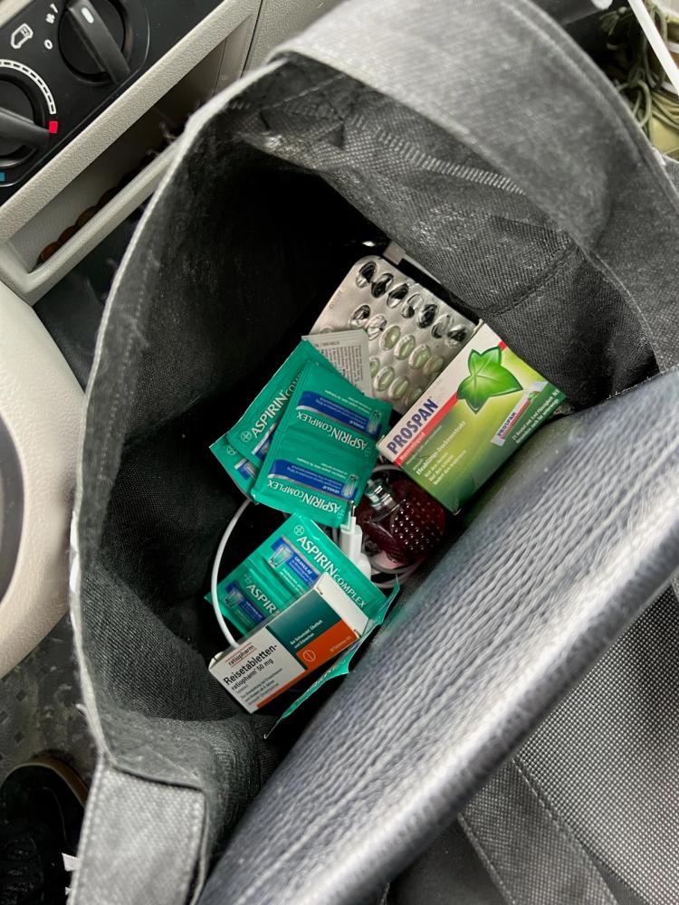 Missing alternative text