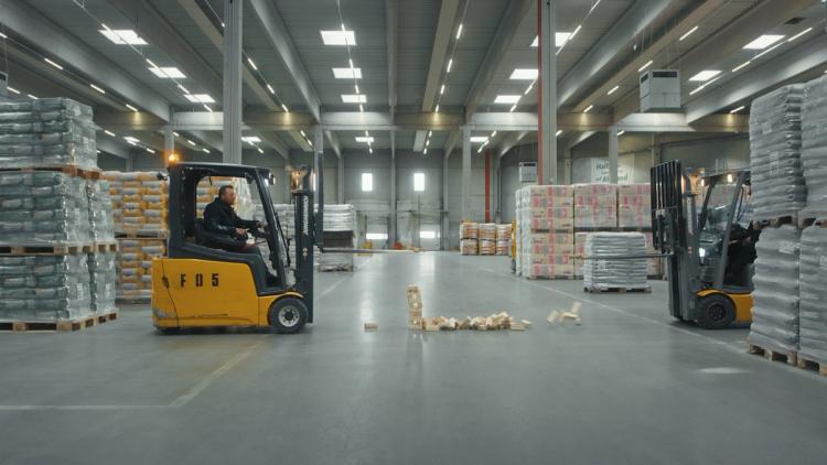 Missing alternative text