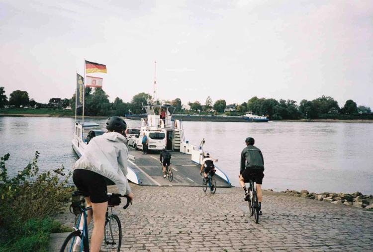 Missing alternative text