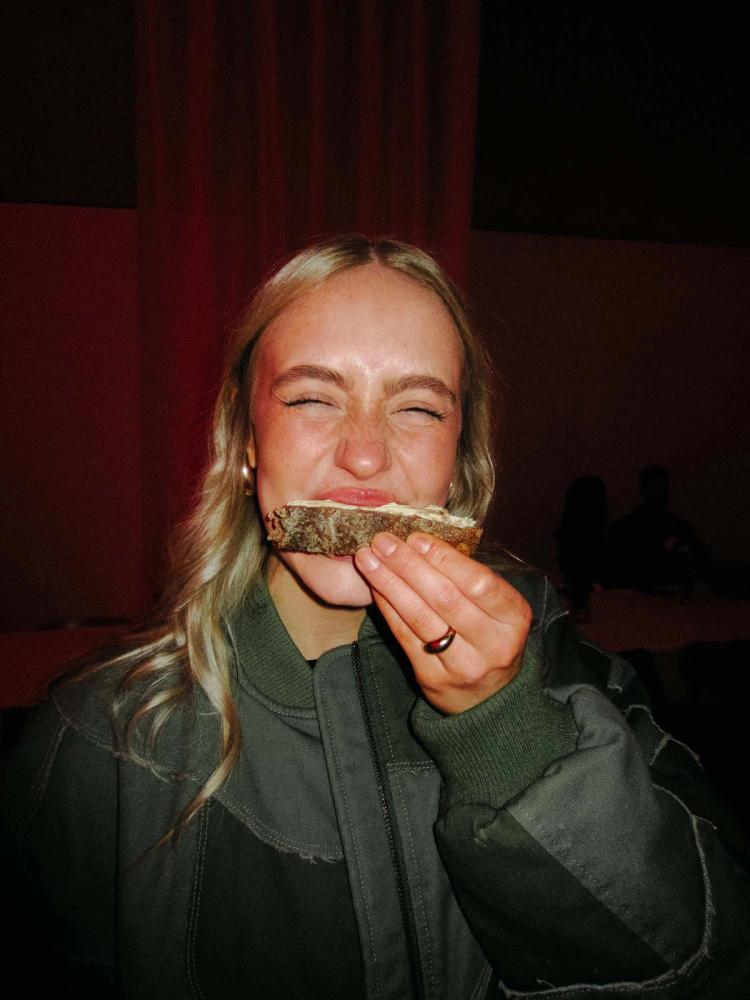 Missing alternative text