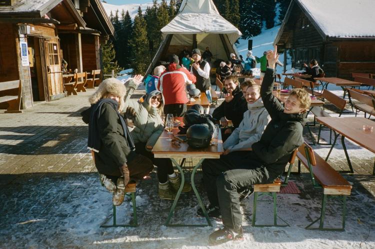 Missing alternative text