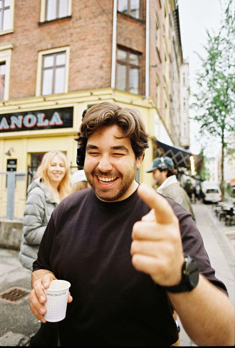 Missing alternative text