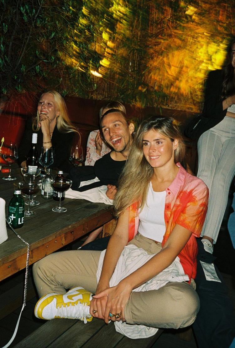 Missing alternative text