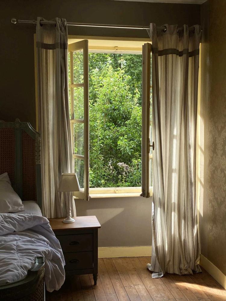 Missing alternative text