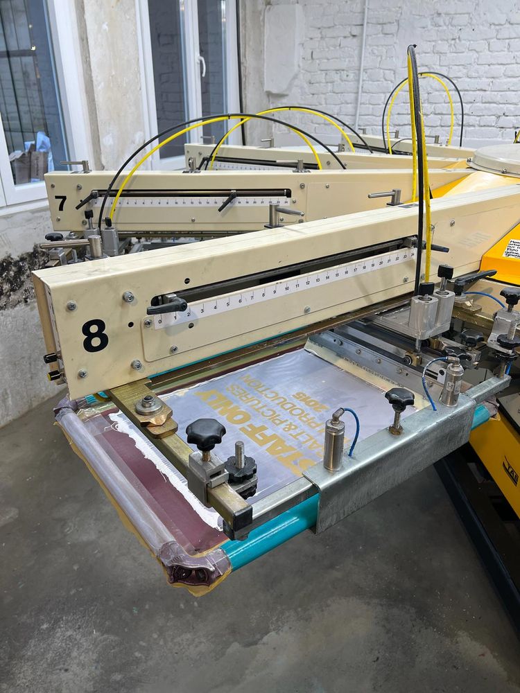 Missing alternative text