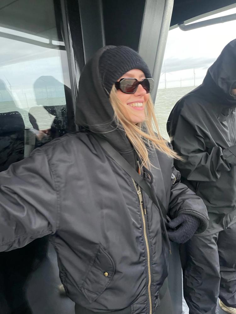 Missing alternative text