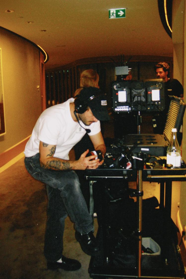 Missing alternative text