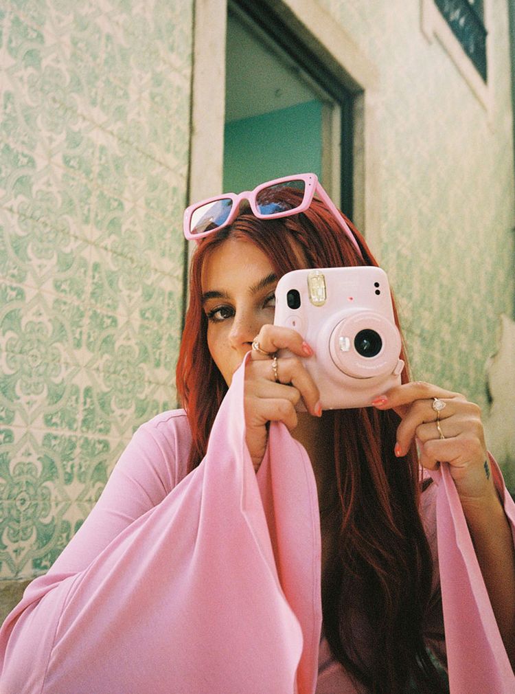 Missing alternative text