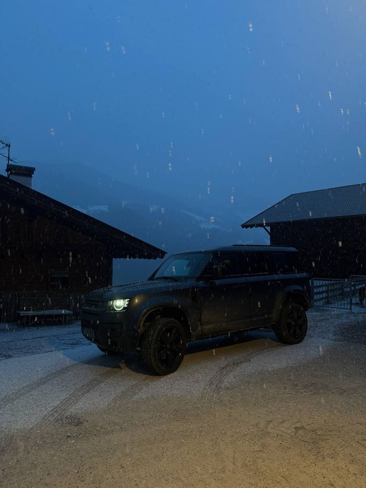 Missing alternative text