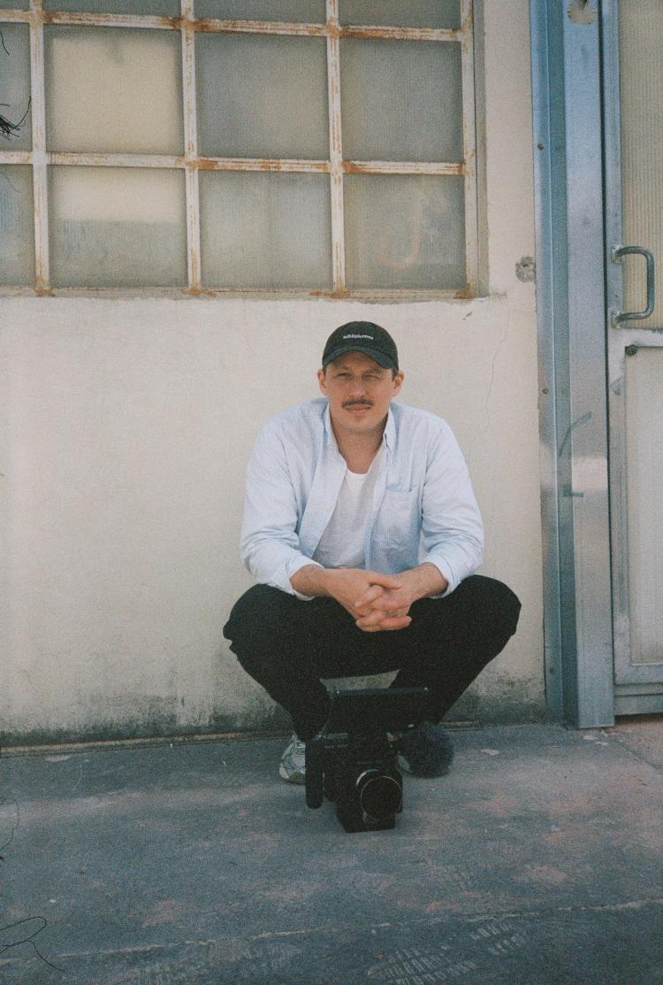 Missing alternative text