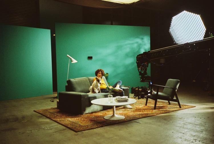 Missing alternative text